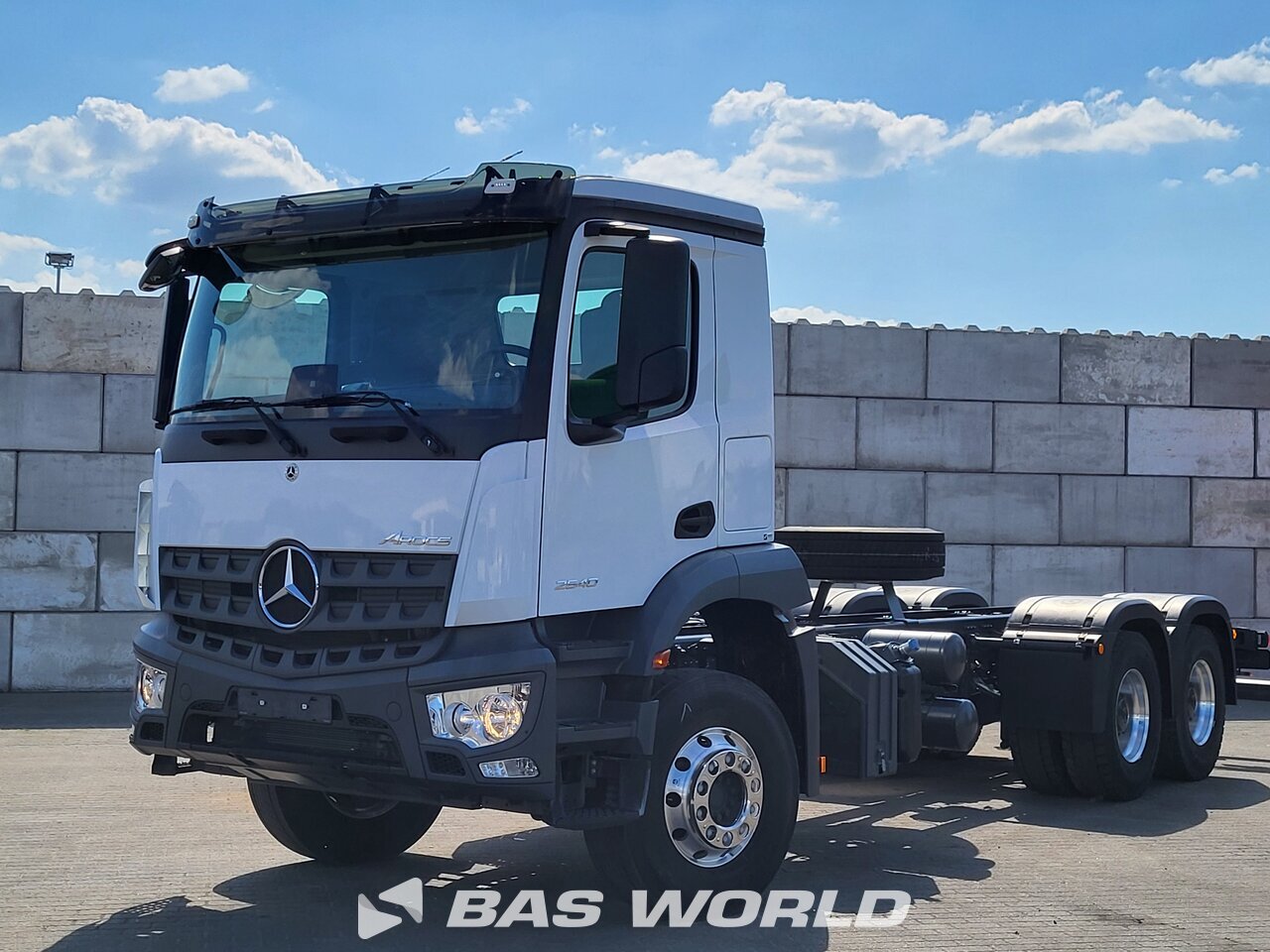Front left : Mercedes Arocs 2640 6X4 Châssis camion