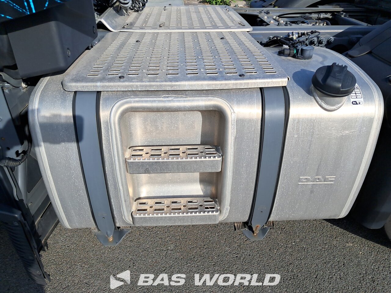 Fuel tanks : DAF XD 450 6X2 Tracteur routier