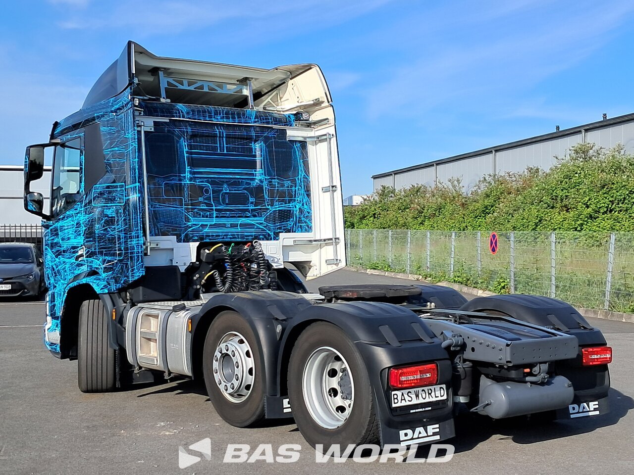Back left : DAF XD 450 6X2 Tracteur routier