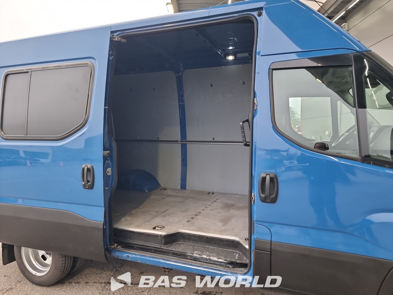 Other : Iveco Daily 35C18 Fourgons utilitaires