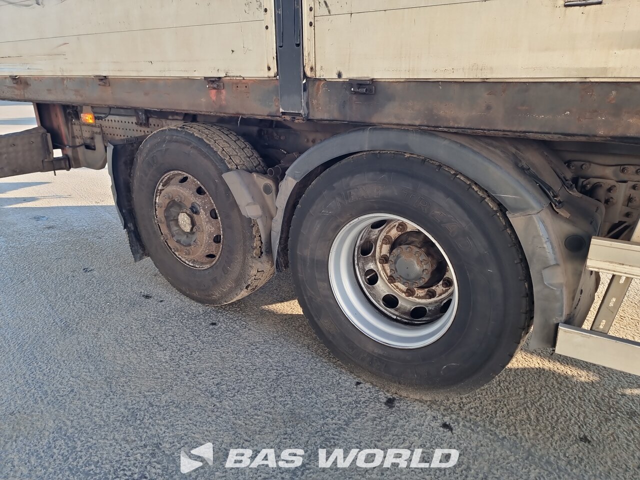 Other : Volvo FE 280 6X2 Camion plateaux