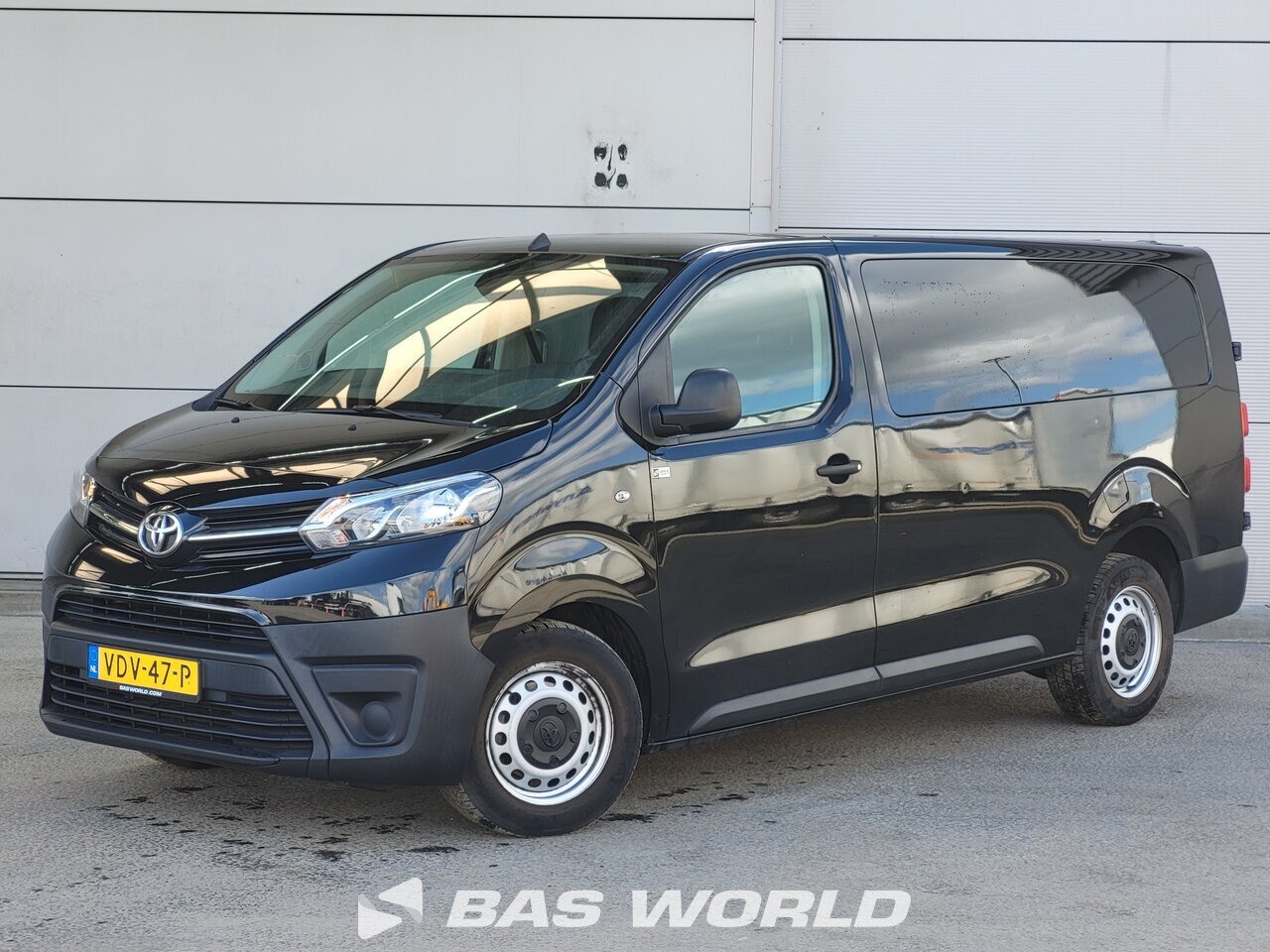 Front left : Toyota ProAce 120PK Fourgons utilitaires