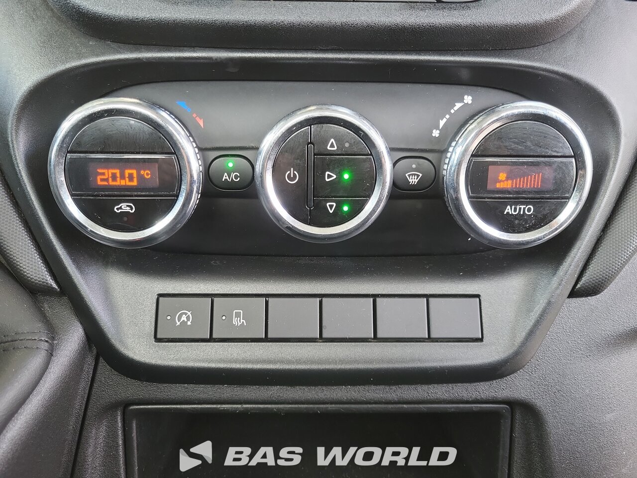 Other : Iveco 35S16 Transporteur de voitures