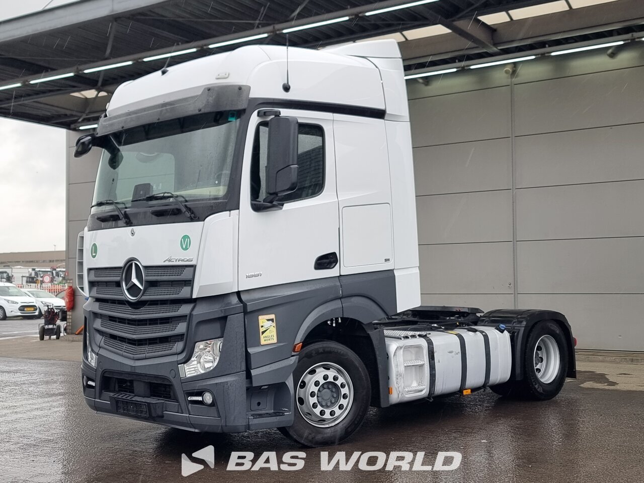 Front left : Mercedes Actros 1851 4X2 Tracteur routier