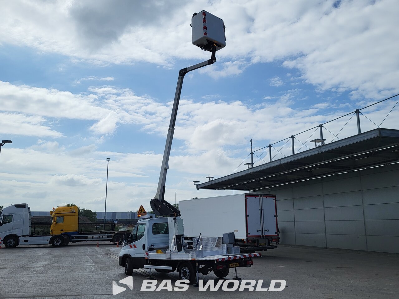 Other : Iveco Daily 35S14 Plateforme de travail hydraulique