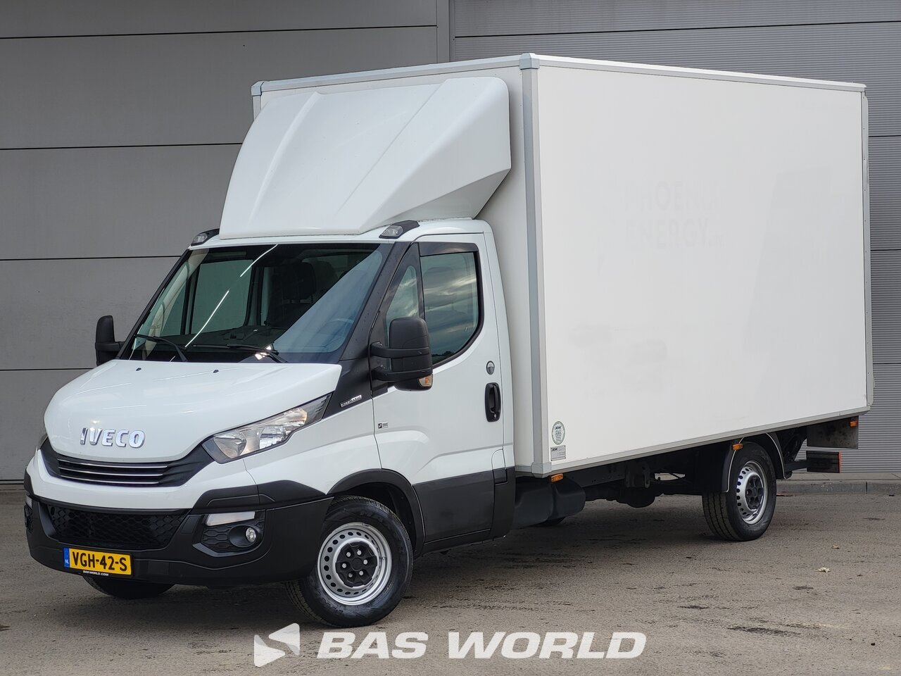 Front left : Iveco Daily 35S18 Carrosseries