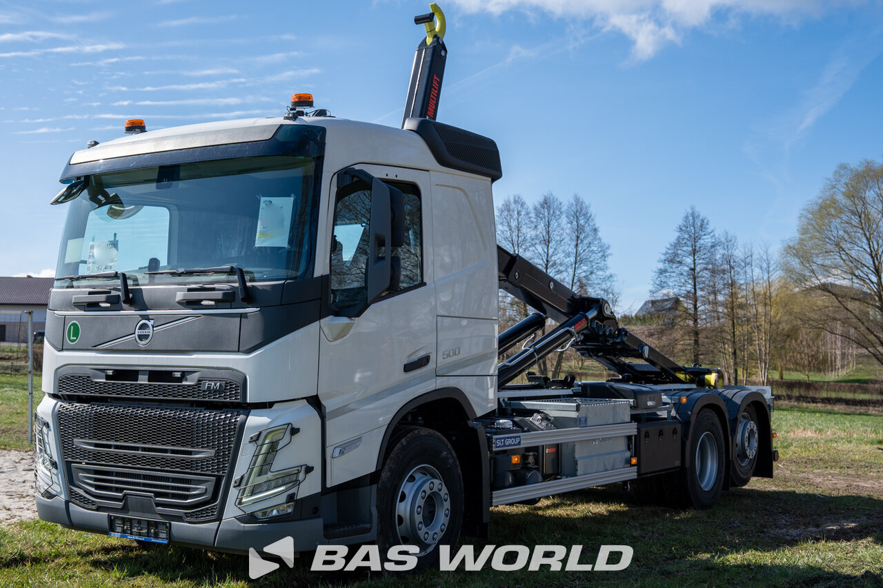 Front left : Volvo FM 500 6X2 Hiab Type : VLT21s59 camion à bras
