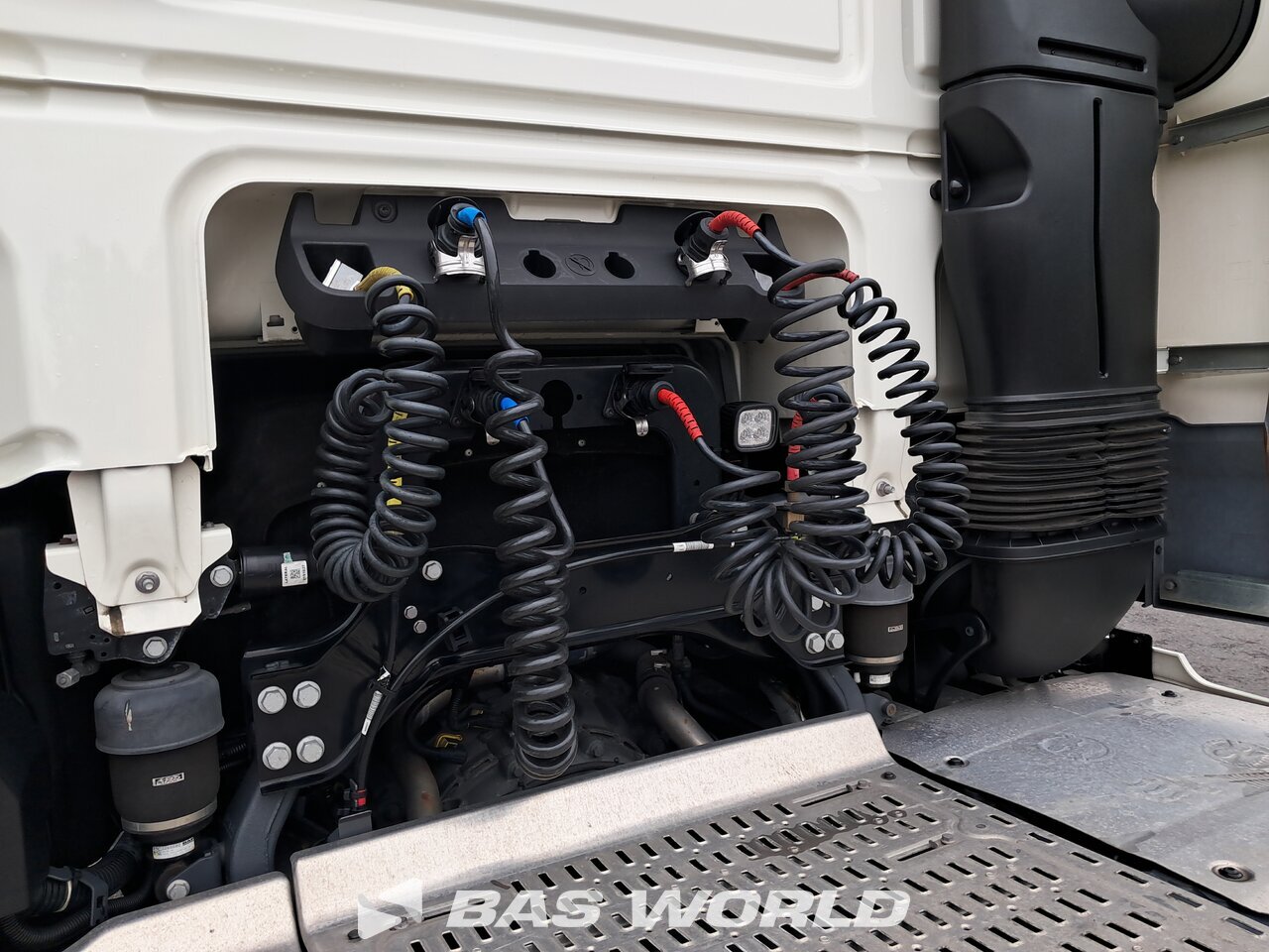 Trailer connections : DAF XF 530 4X2 Tracteur routier