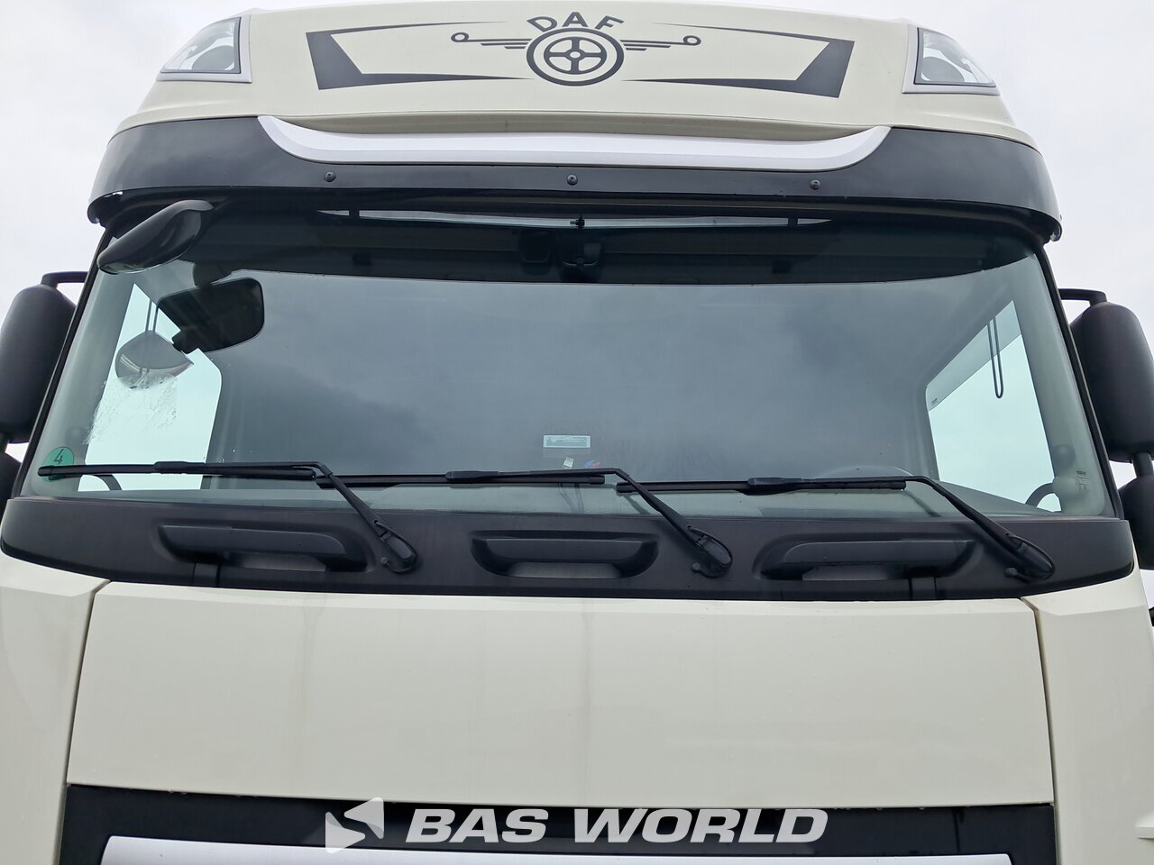 Windshield : DAF XF 530 4X2 Tracteur routier