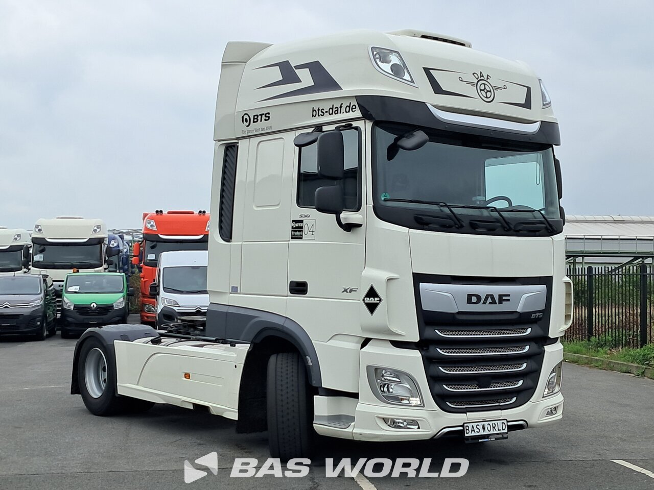Front right : DAF XF 530 4X2 Tracteur routier