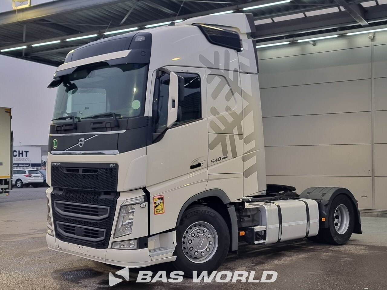 Front left : Volvo FH 540 4X2 Tracteur routier