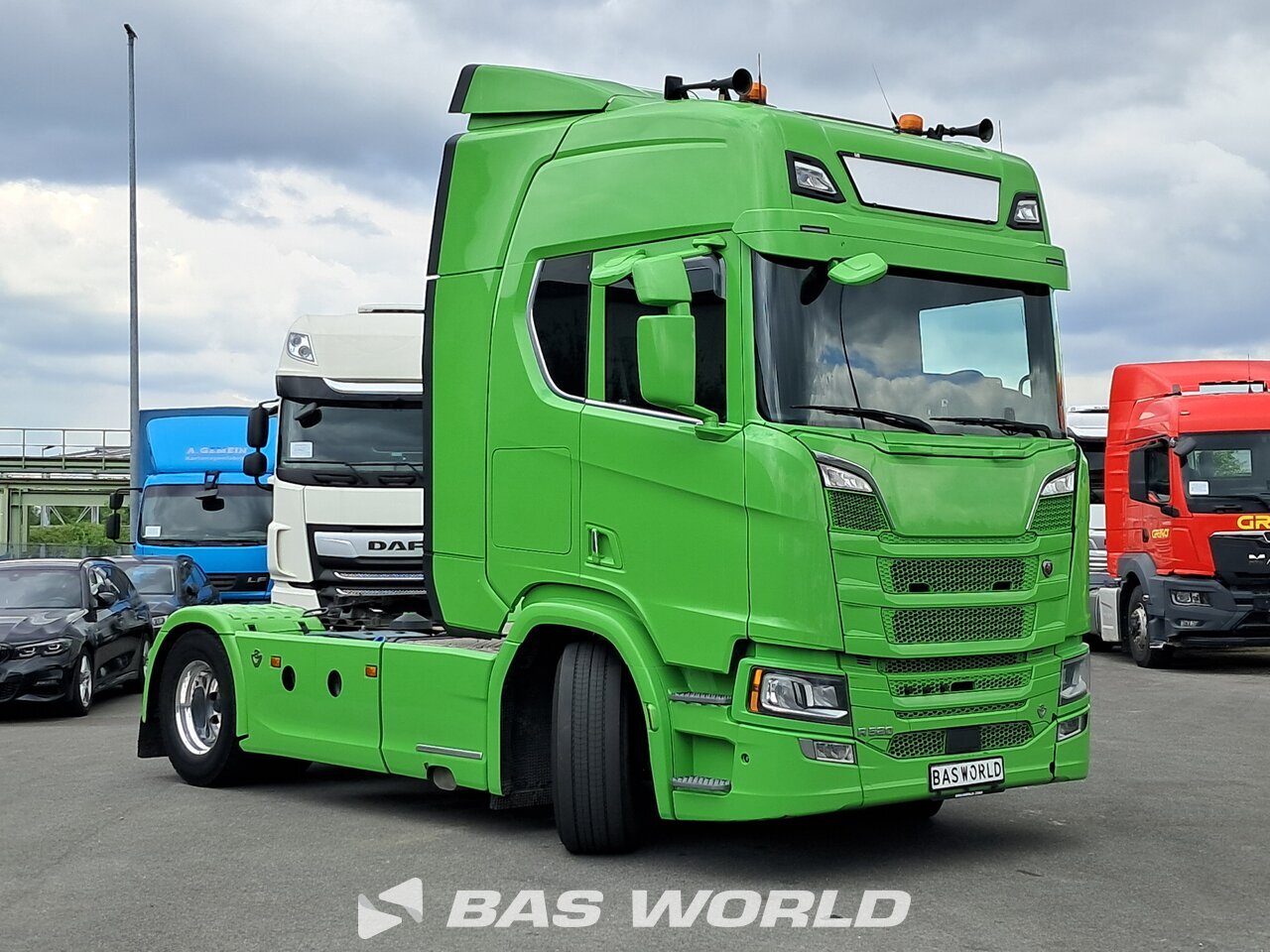 Front right : Scania R520 4X2 Tracteur routier