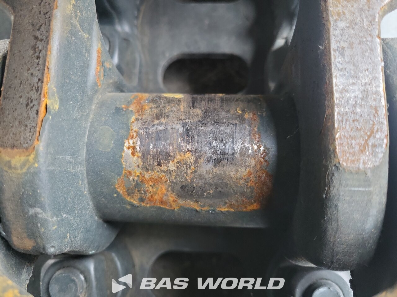 Other : Hyundai HX130 N Pelle sur chenilles