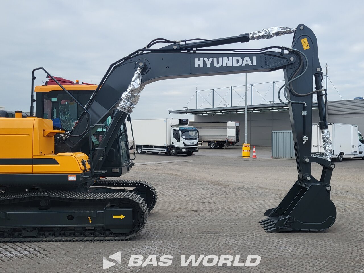 Other : Hyundai HX130 N Pelle sur chenilles