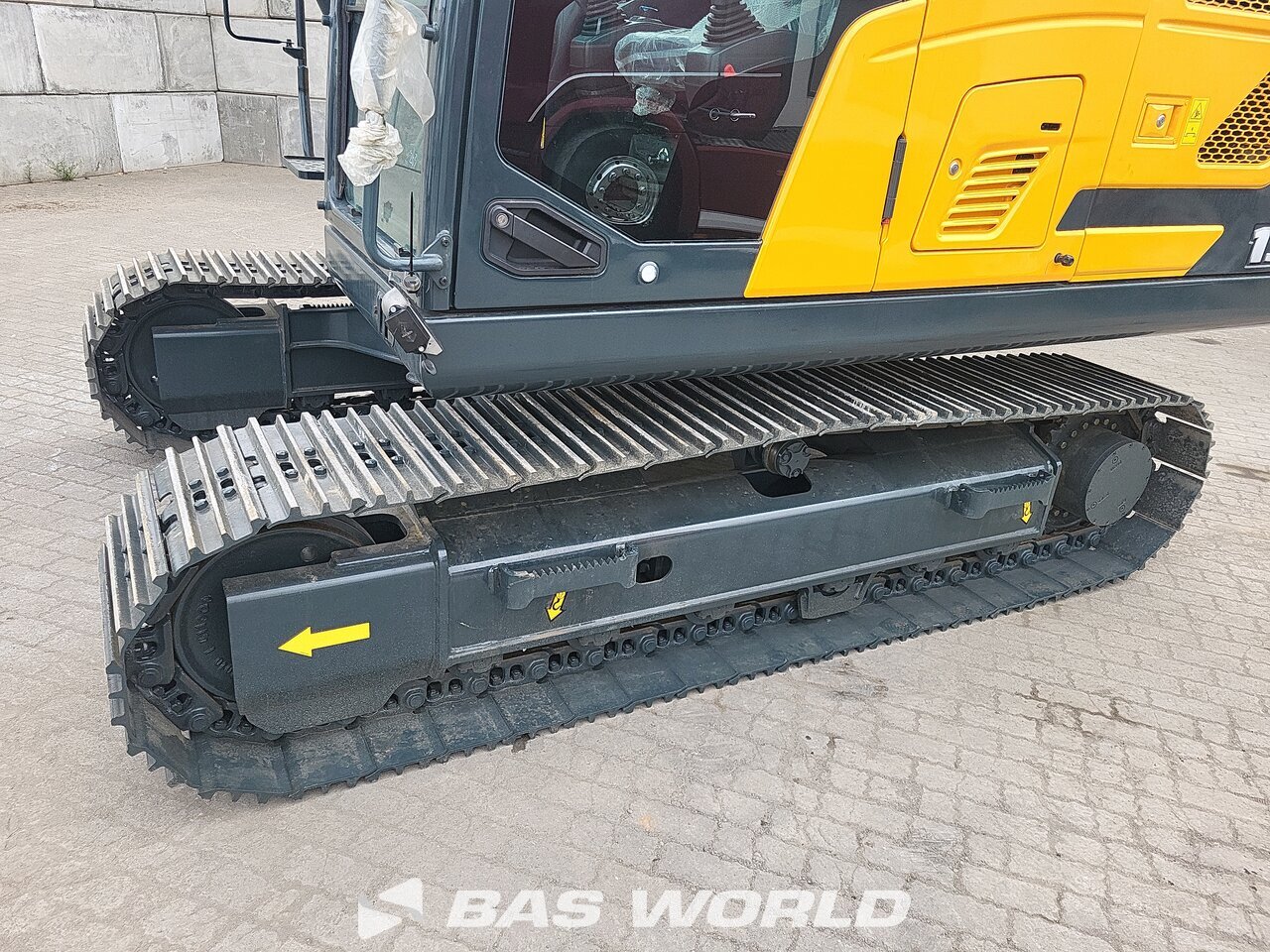 Other : Hyundai HX130 N Pelle sur chenilles