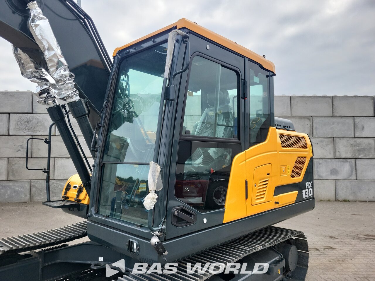 Other : Hyundai HX130 N Bageri gusjeničari