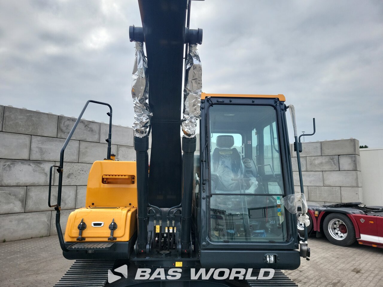 Other : Hyundai HX130 N Bageri gusjeničari