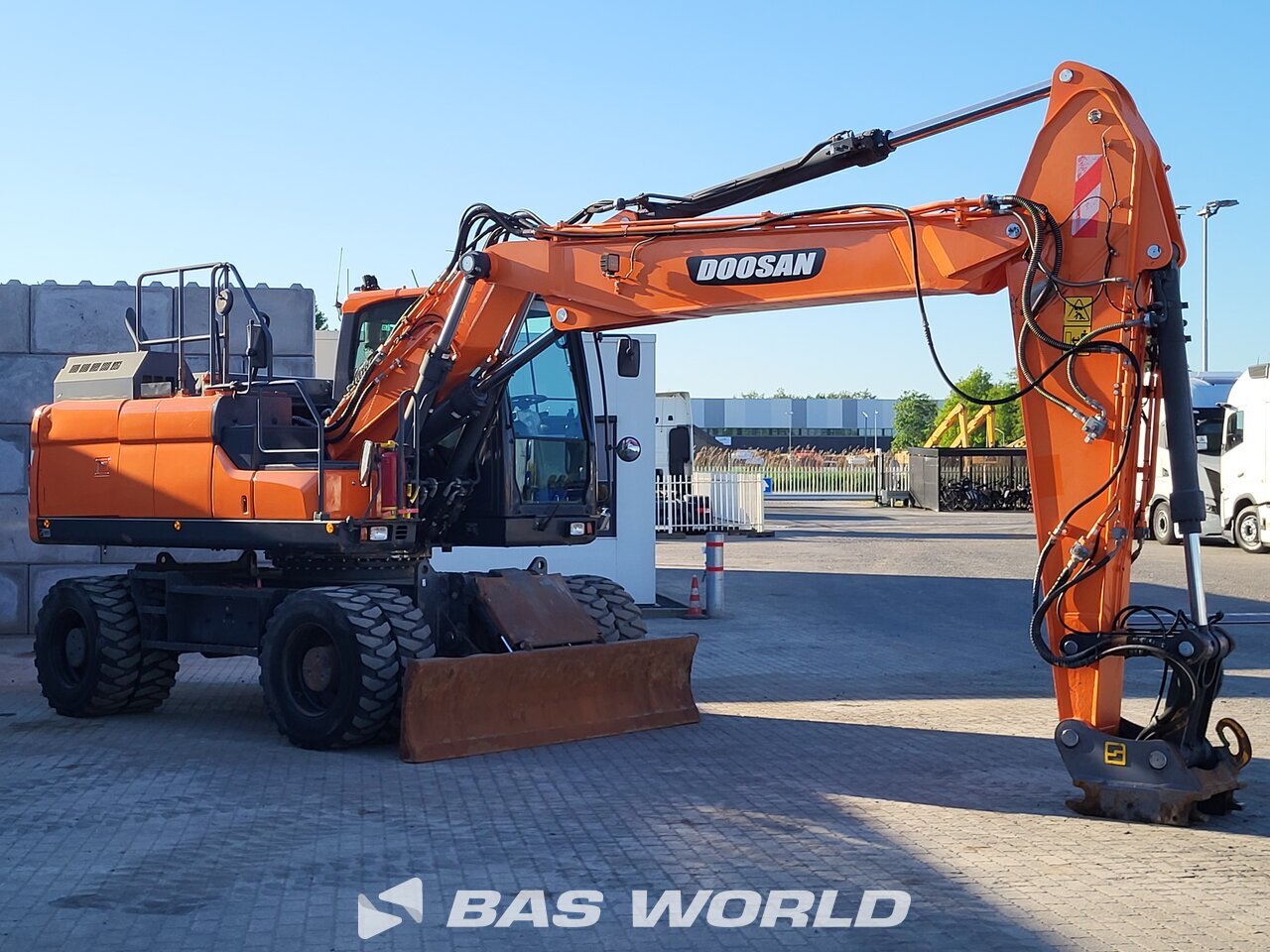 Other : Doosan DX190W-5 Pelle sur pneus