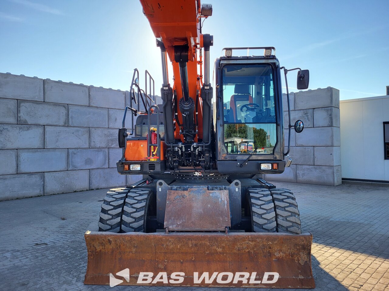 Other : Doosan DX190W-5 Pelle sur pneus
