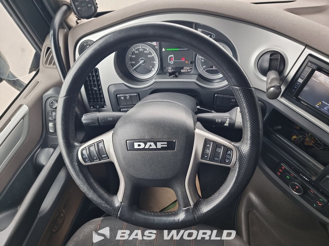 Other : DAF XF 480 6X2 VDL Type: S-30-6400 camion à bras