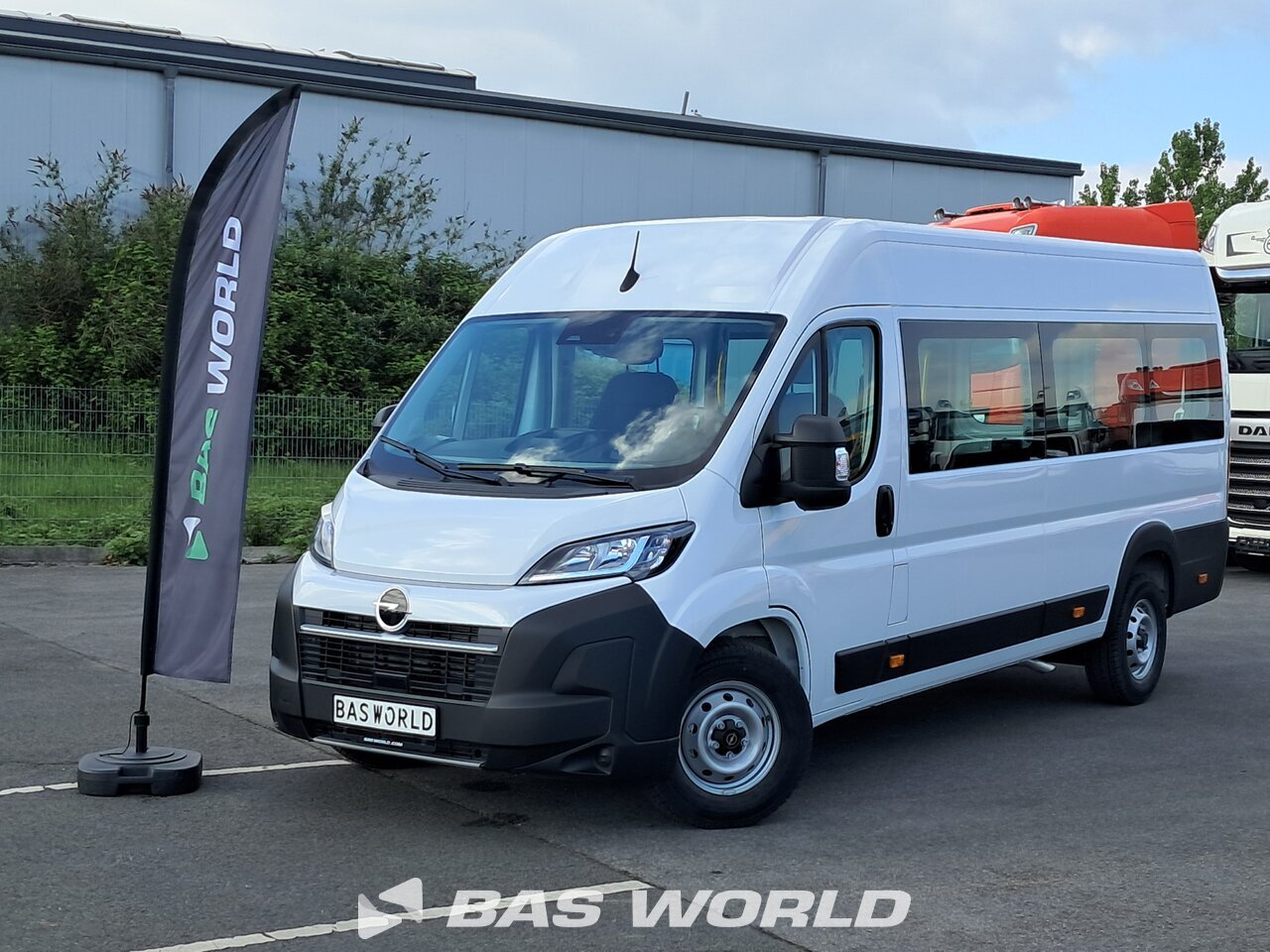 Front left : Opel Movano 140PS Fourgons utilitaires