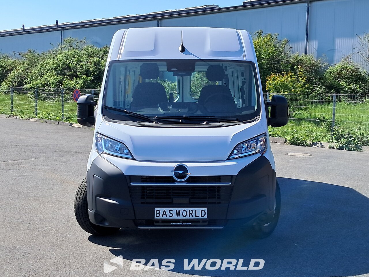 Front : Opel Movano 180PS Fourgons utilitaires