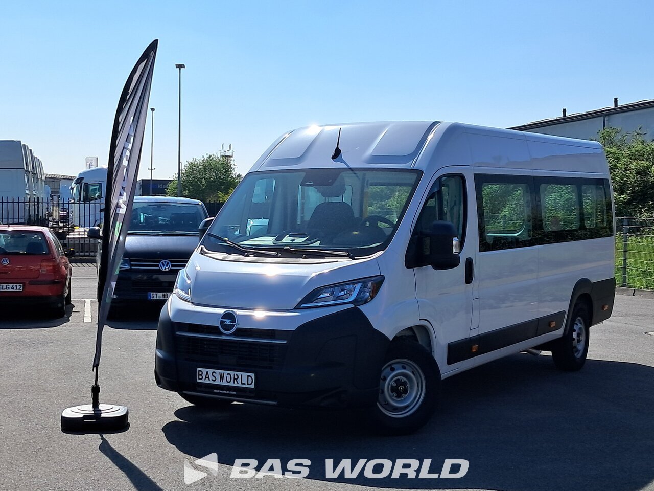 Front left : Opel Movano 180PS Fourgons utilitaires