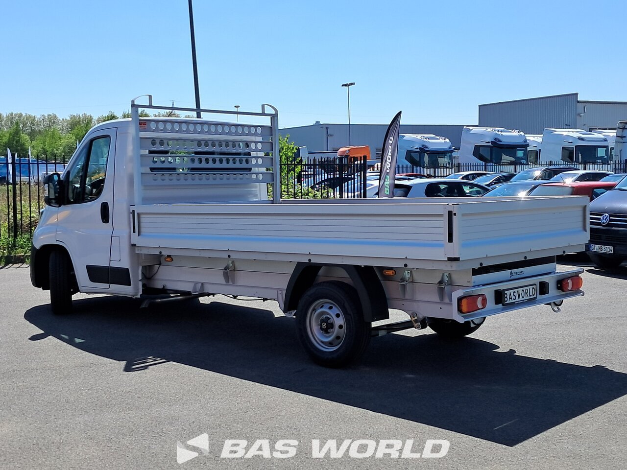 Back left : Opel Movano 180PS Ouvert