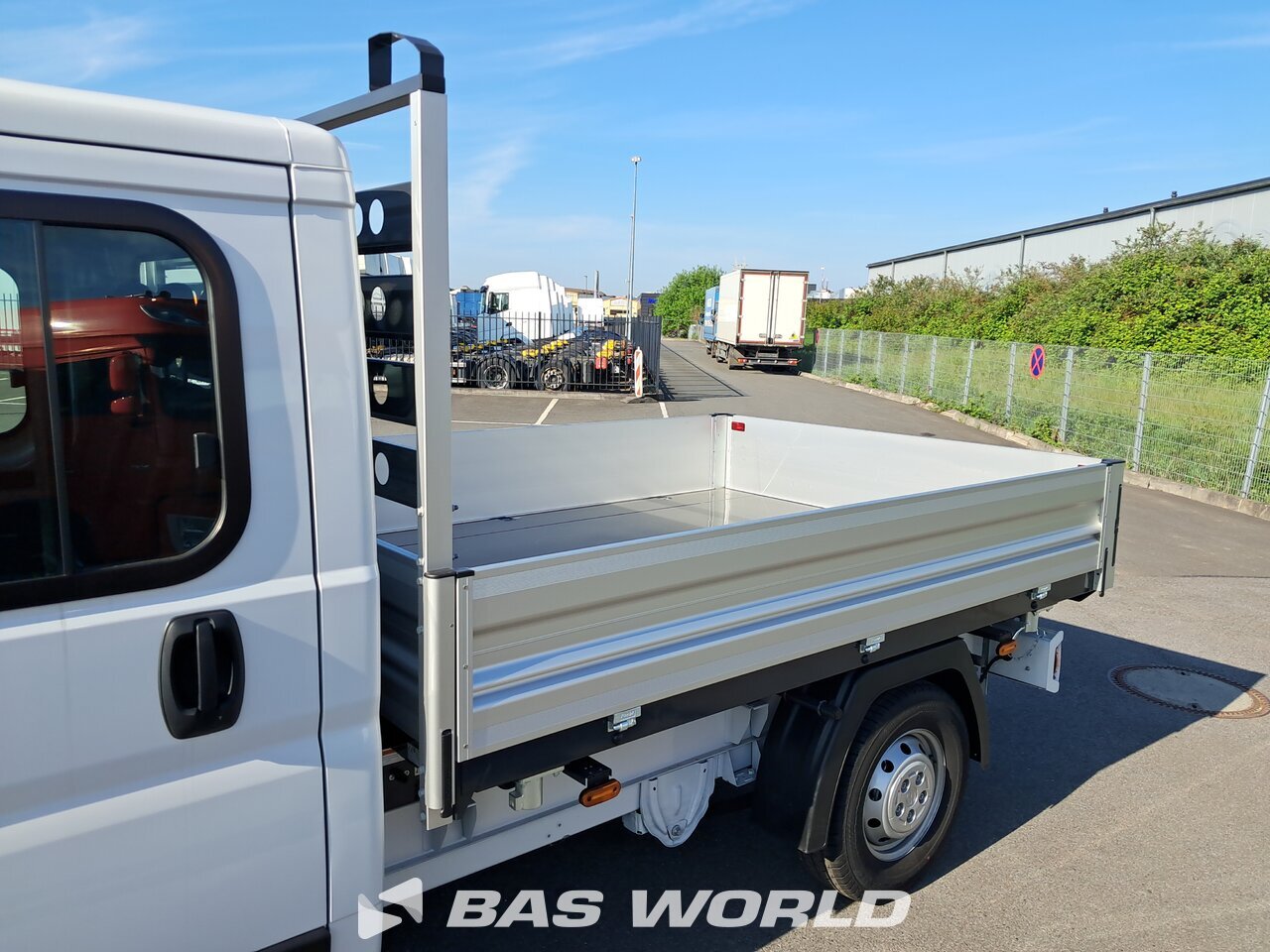 Superstructure : Opel Movano 140PS Benne