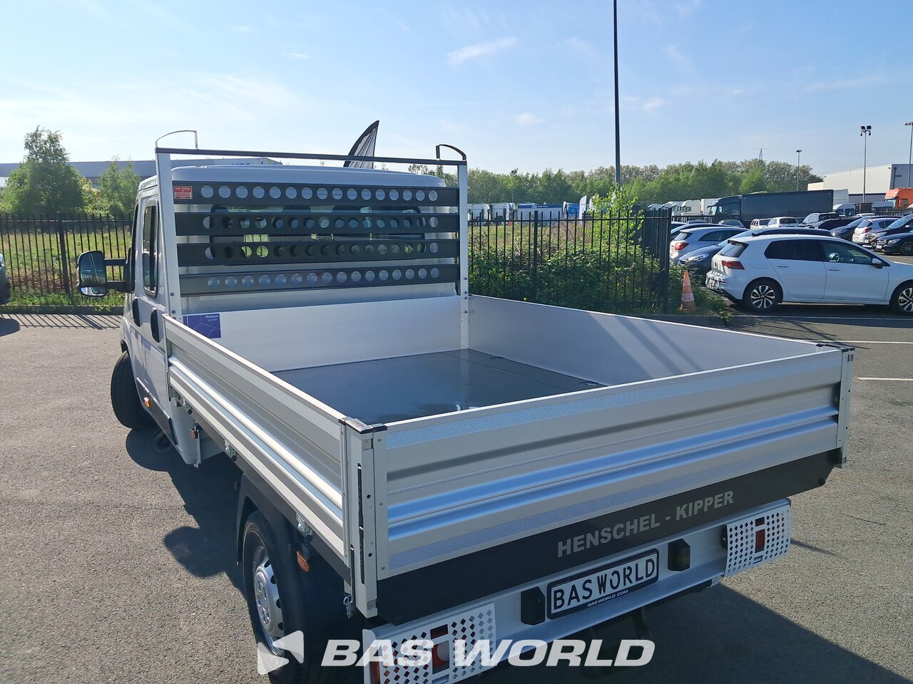 Superstructure interior : Opel Movano 140PS Benne