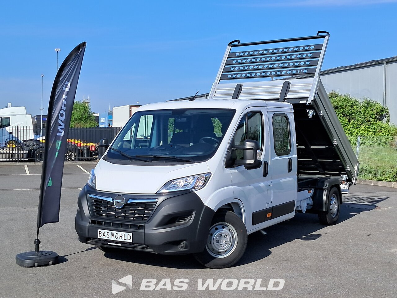 Front left : Opel Movano 140PS Benne