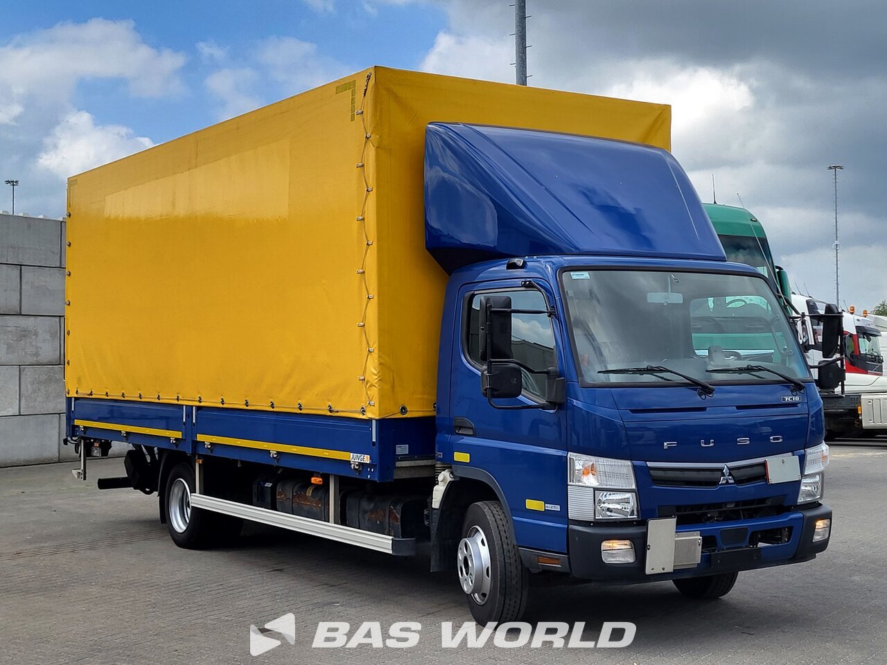 Other : Mitsubishi 7C18 4X2 Junge Carrosseries fourgons