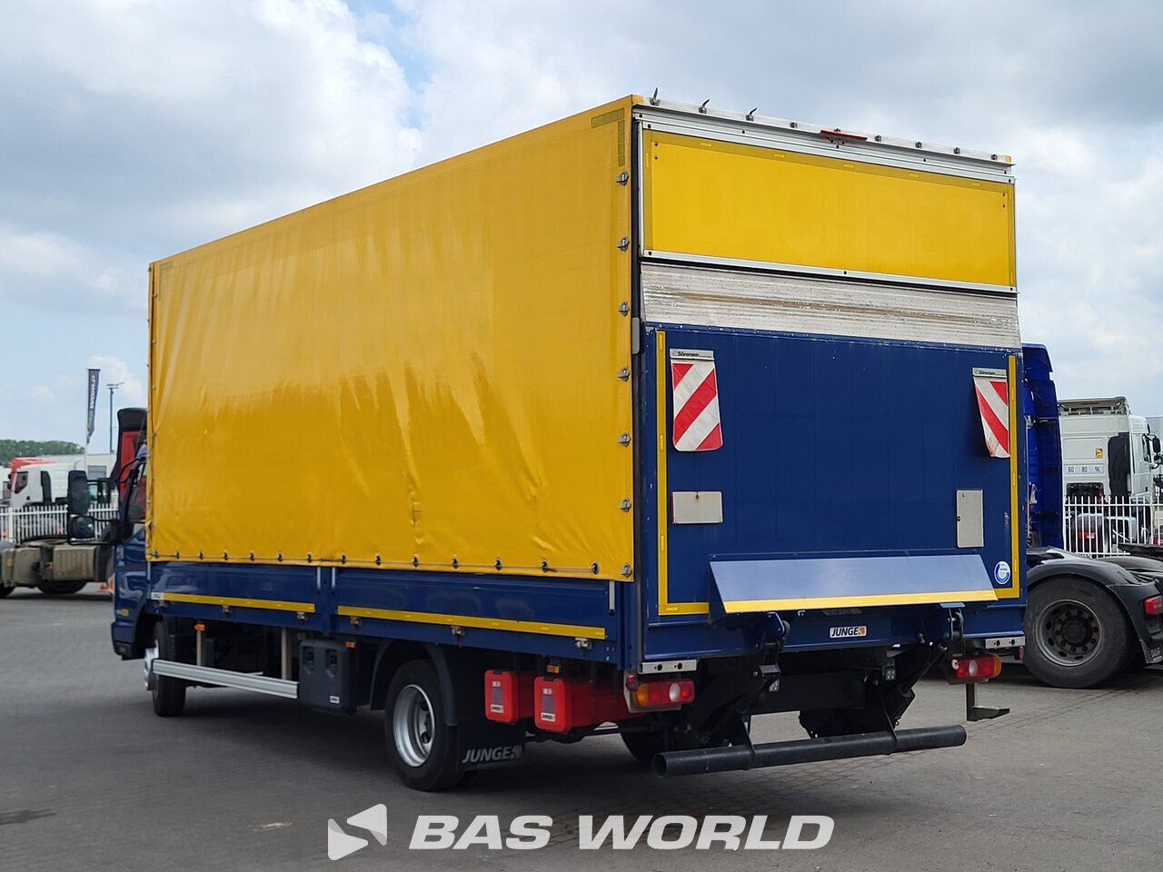 Other : Mitsubishi 7C18 4X2 Junge Carrosseries fourgons