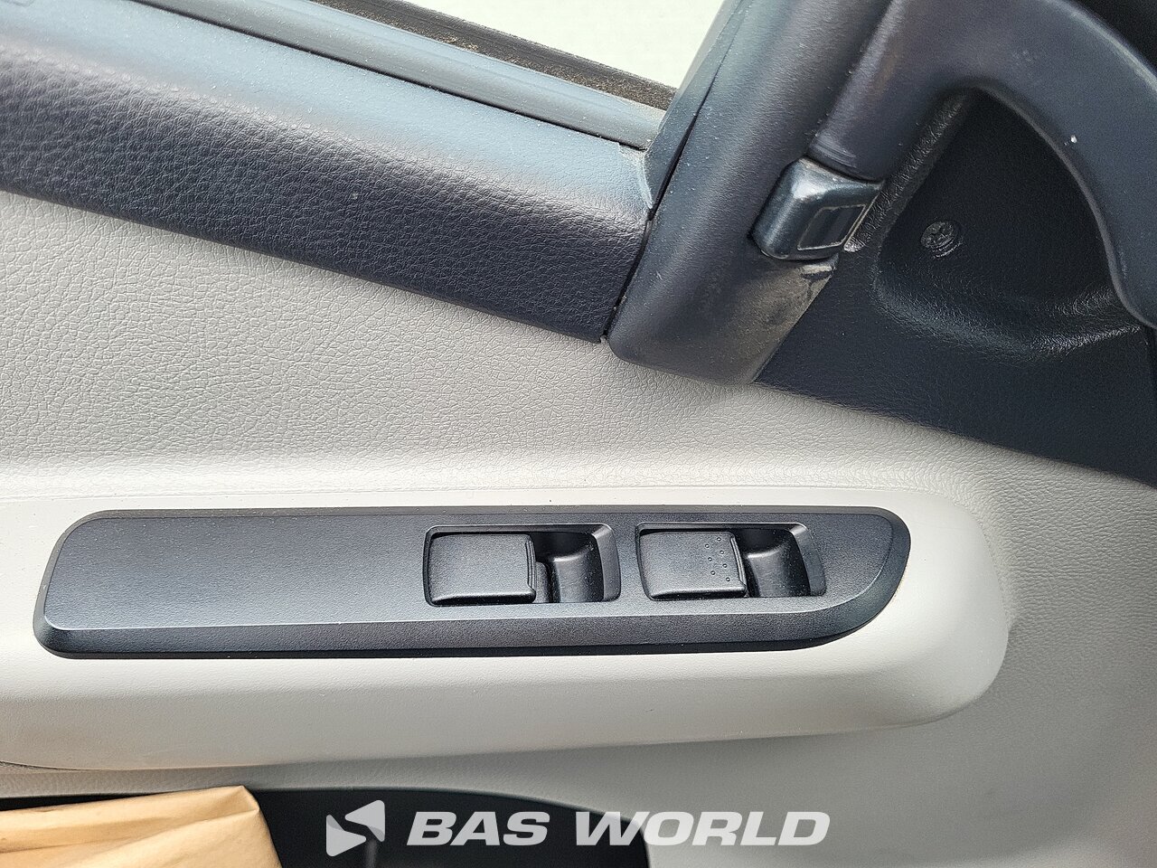 Other : Mitsubishi 7C18 4X2 Junge Carrosseries fourgons