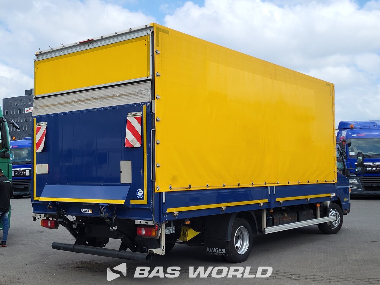 Other : Mitsubishi 7C18 4X2 Junge Carrosseries fourgons