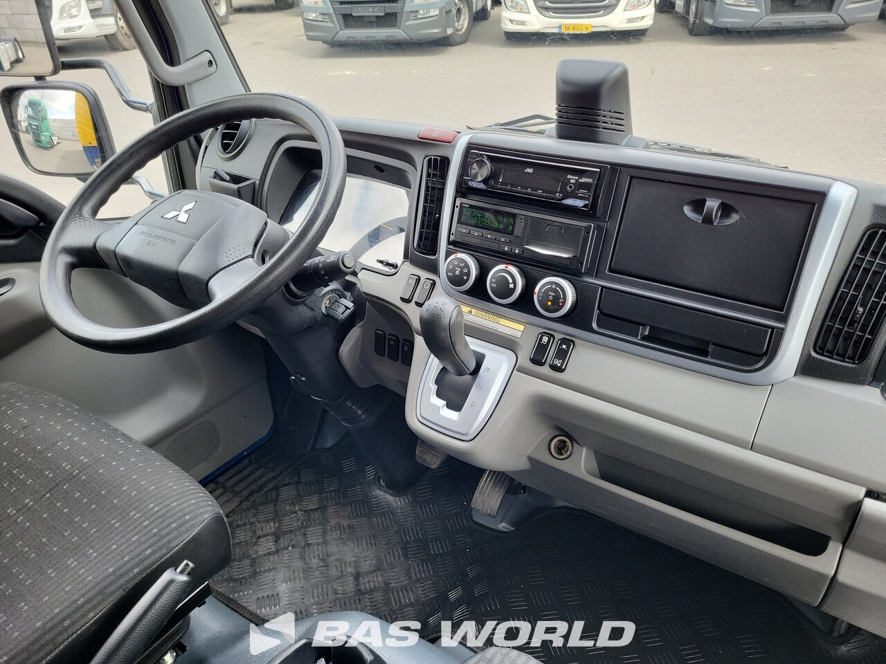 Other : Mitsubishi 7C18 4X2 Junge Carrosseries fourgons