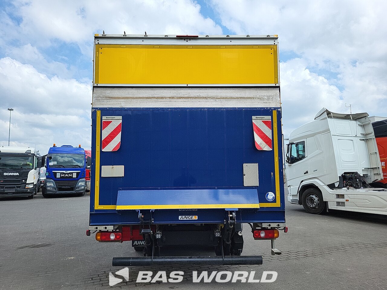 Other : Mitsubishi 7C18 4X2 Junge Carrosseries fourgons