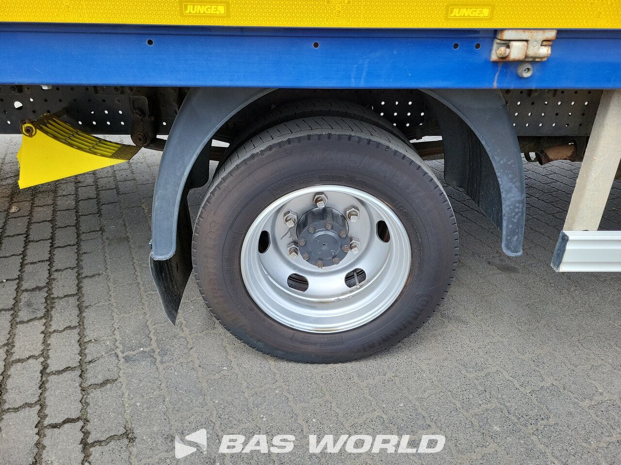 Other : Mitsubishi 7C18 4X2 Junge Carrosseries fourgons
