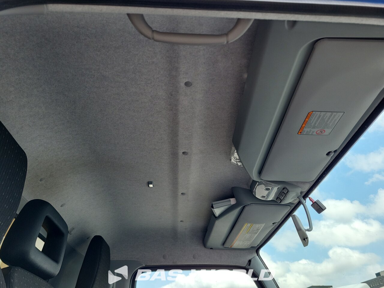 Other : Mitsubishi 7C18 4X2 Junge Carrosseries fourgons