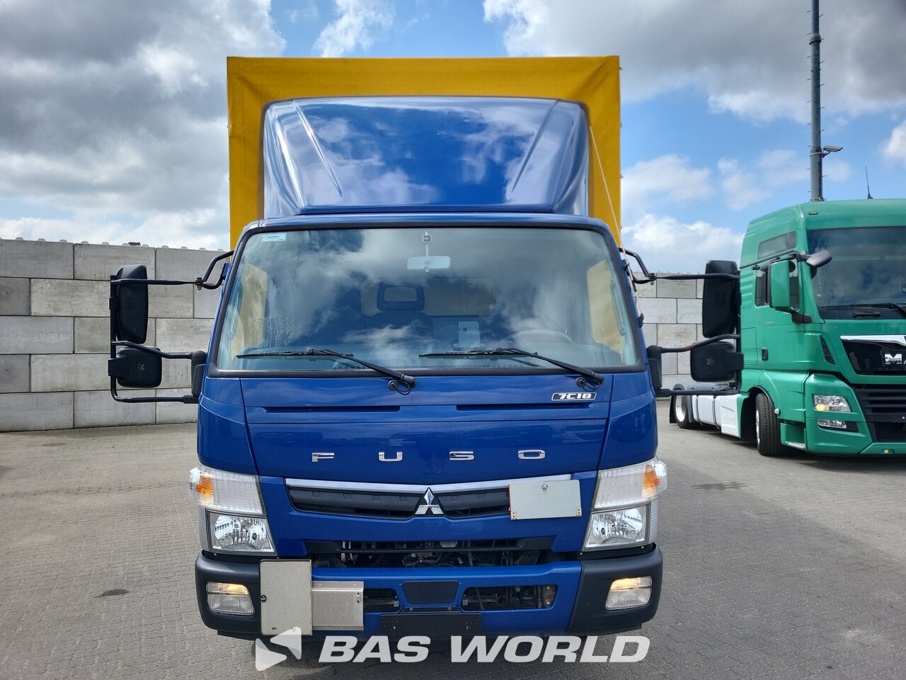 Other : Mitsubishi 7C18 4X2 Junge Carrosseries fourgons