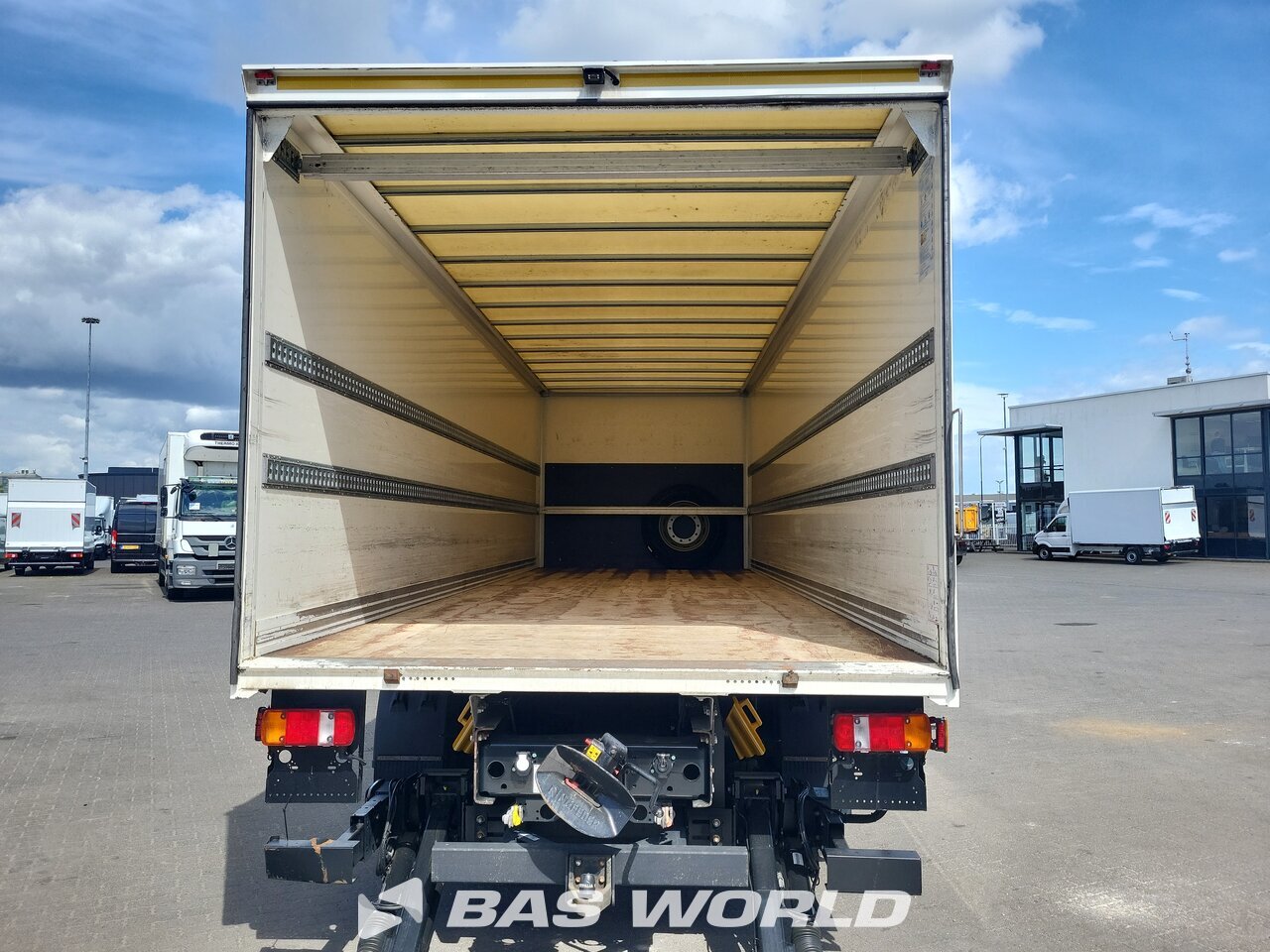 Other : MAN TGM 26.320 6X2 Spier Carrosseries fourgons