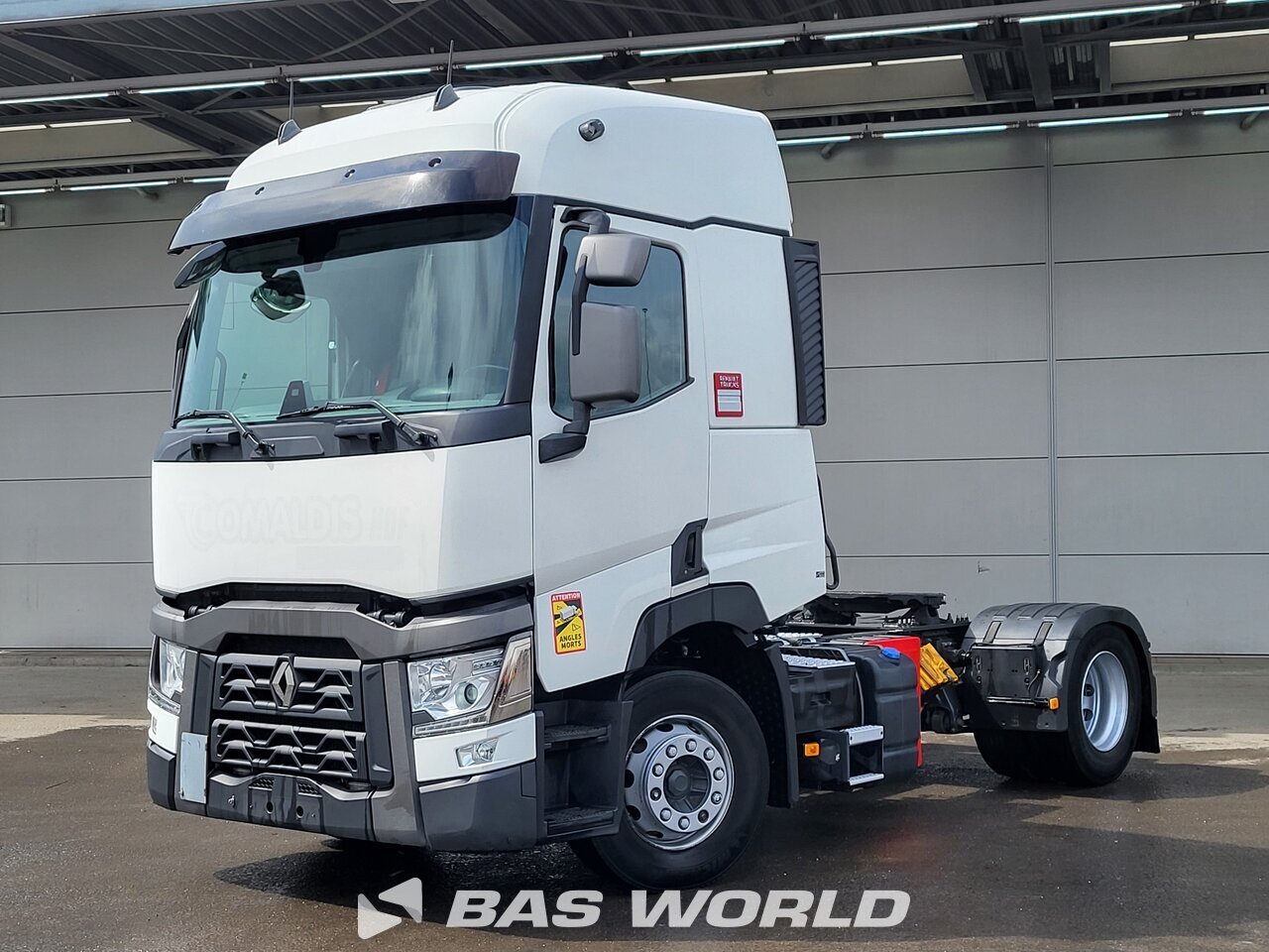 Front left : Renault T 440 4X2 Tracteur routier