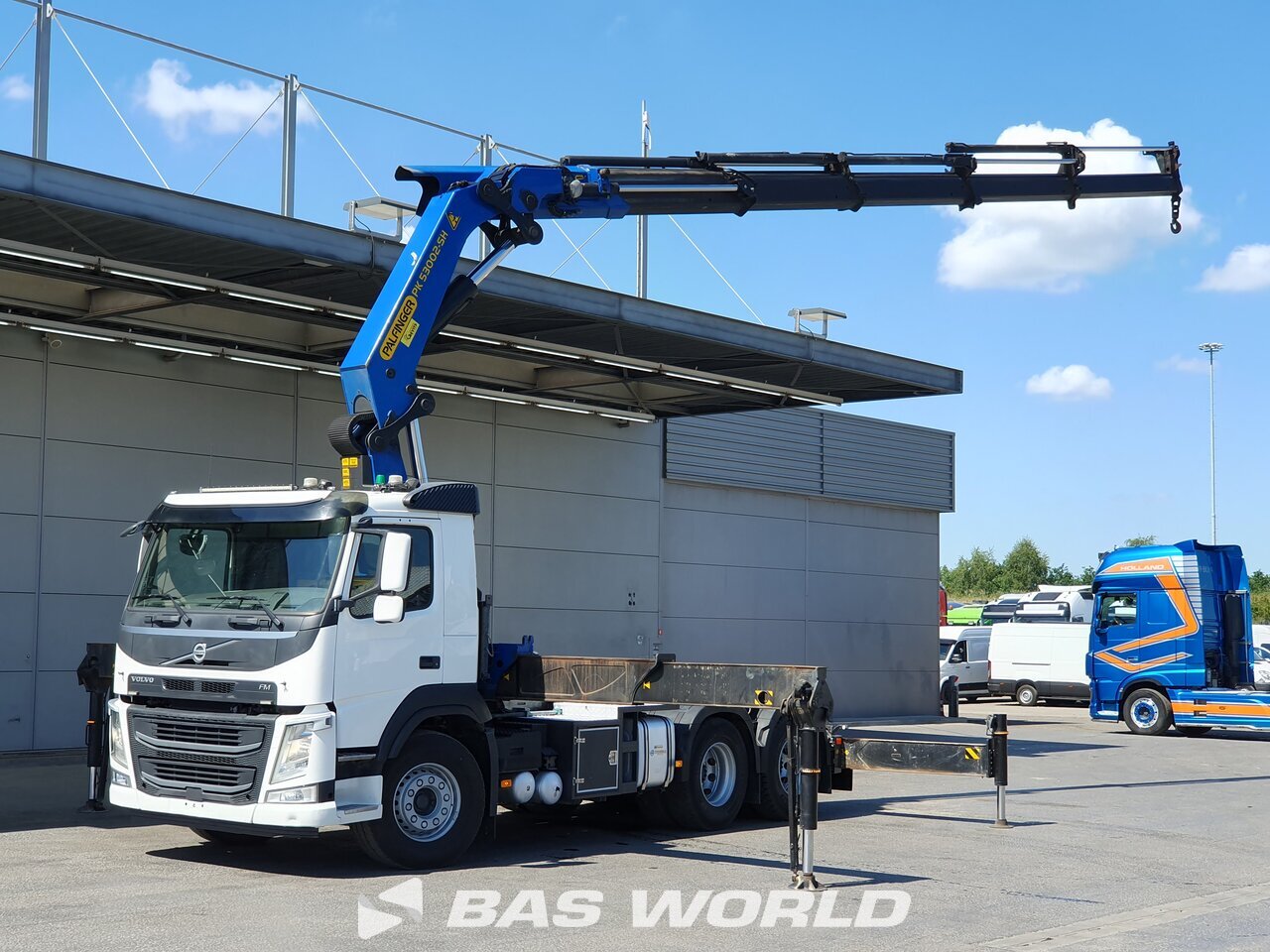 Front left : Volvo FM 450 6X4 Tracteur routier