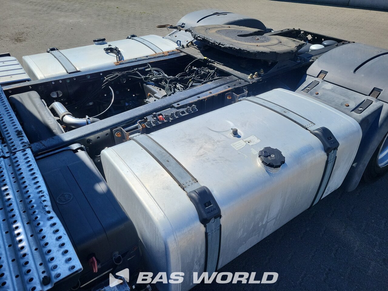 Fuel tanks : MAN TGX 18.460 4X2 Tracteur routier