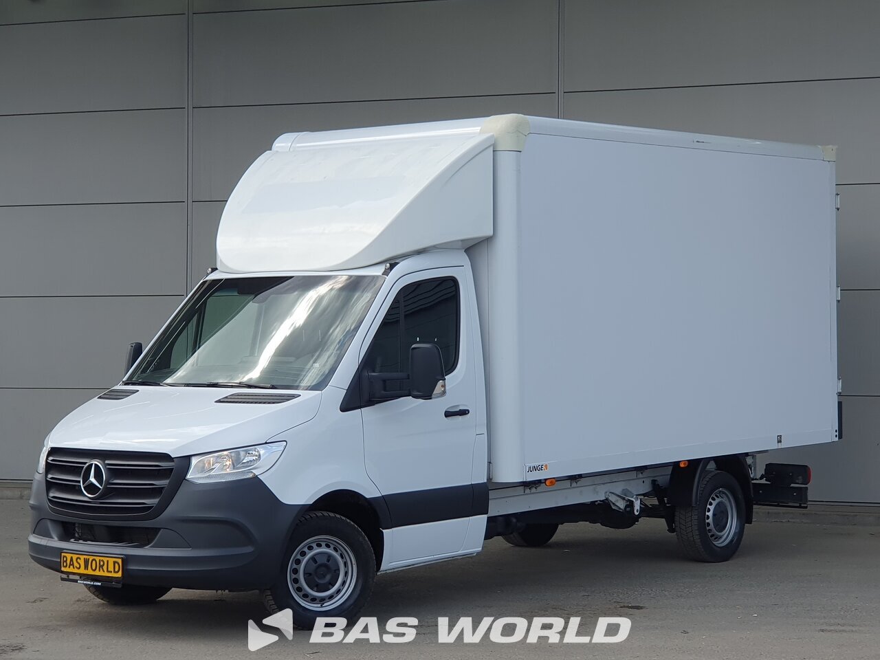 Front left : Mercedes-Benz Sprinter 317 CDI Carrosseries