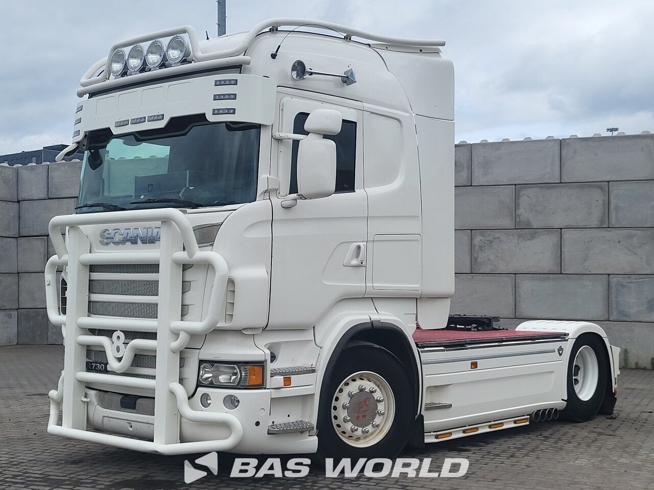 Front left : Scania R730 4X2 Tracteur routier