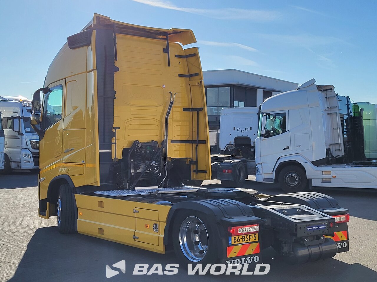 Back left : Volvo FH 460 4X2 Tracteur routier