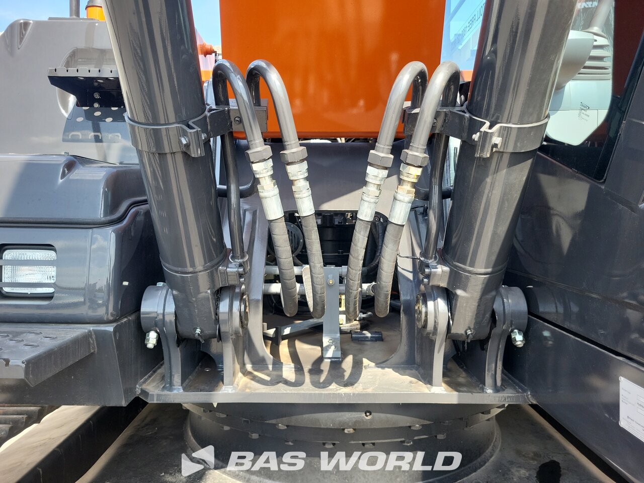 Other : Hitachi ZX220 LC-5G Pelle sur chenilles