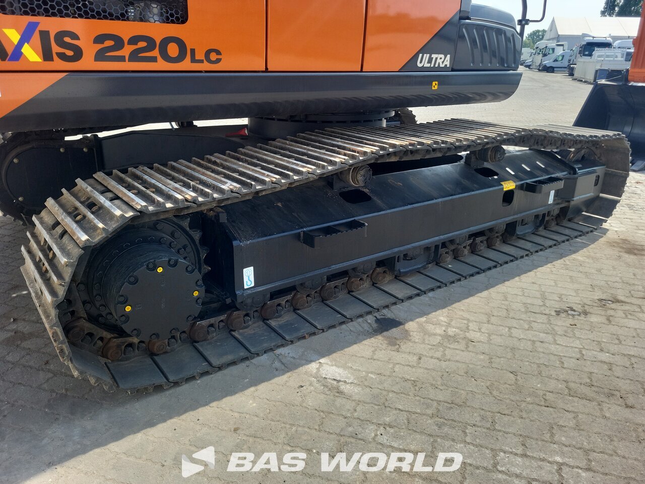 Other : Hitachi ZX220 LC-5G Pelle sur chenilles