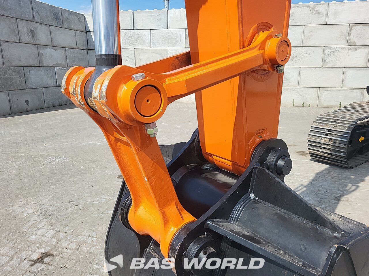 Other : Hitachi ZX220 LC-5G Pelle sur chenilles